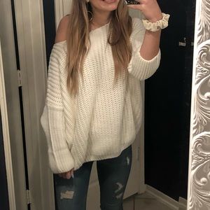 Pink Lily | Oversized white sweater